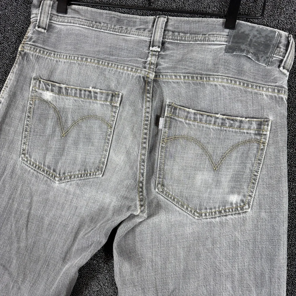 Vintage Levis SilverTab Loose Fit Jeans Men 34x30 Gray Distressed Y2K Baggy Wide